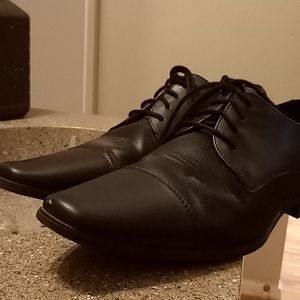 Calvin Klein wing tip shoes